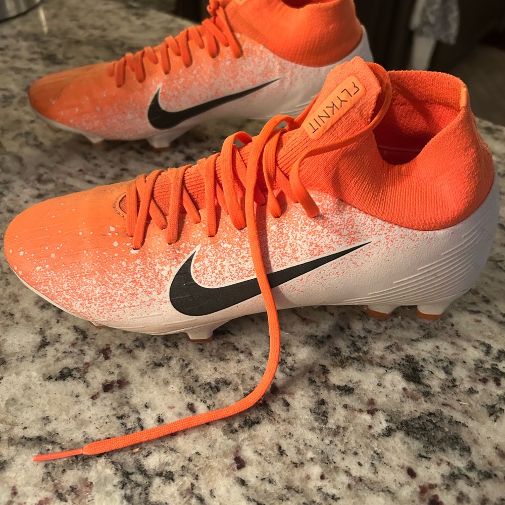 Nike Fly knit Orange and White Soccer cleats size 6